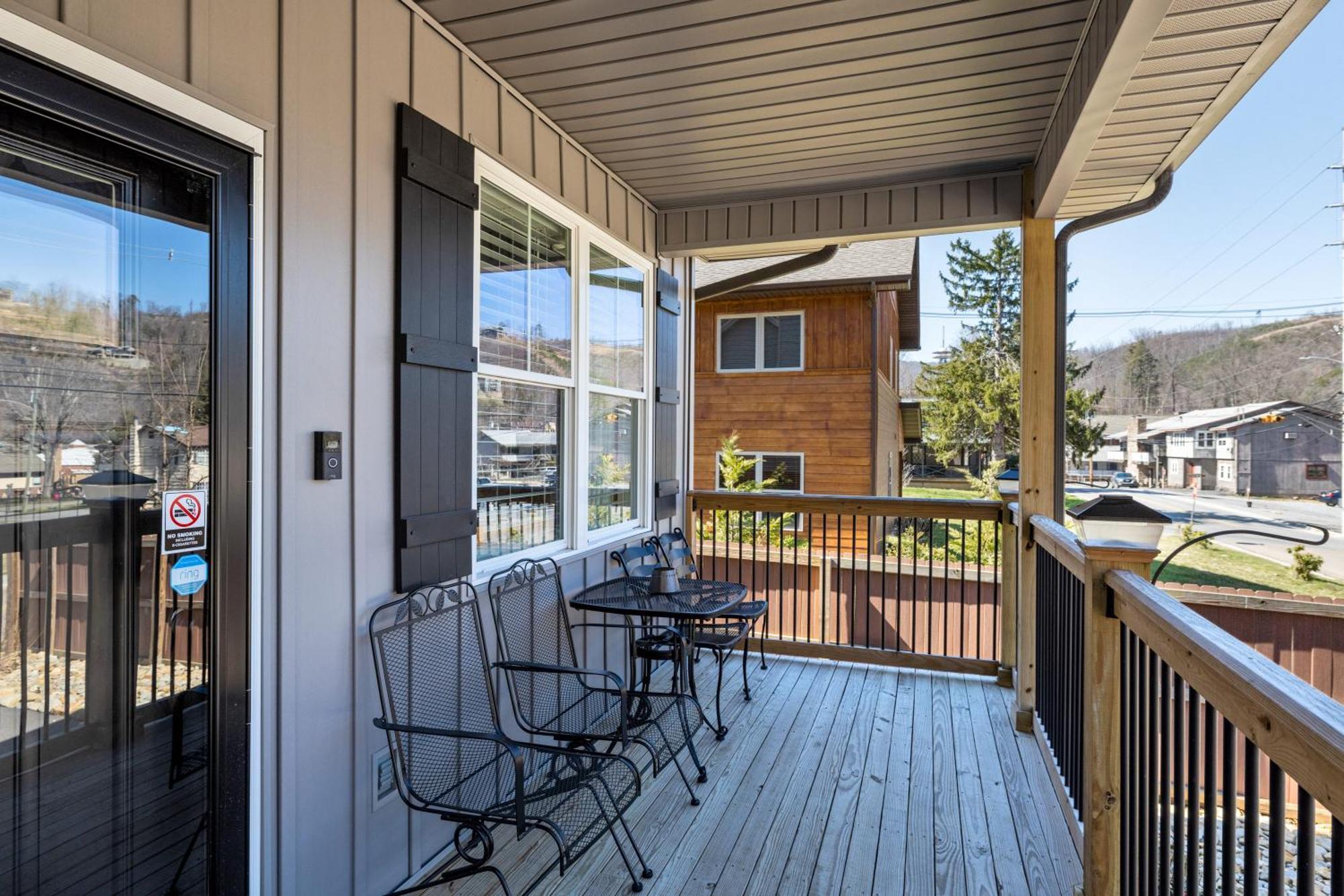 Bear Pass Is A 3 Bed 2 Bath Craftsman Style Home Located Within Walking Distance To Dt Gatlinburg Exterior foto