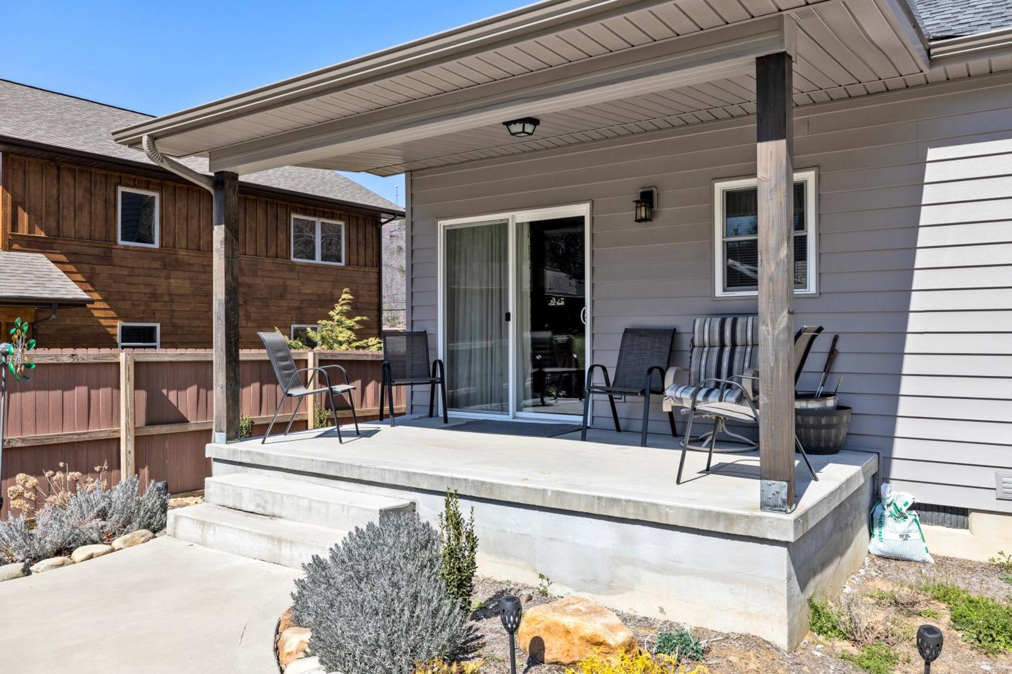 Bear Pass Is A 3 Bed 2 Bath Craftsman Style Home Located Within Walking Distance To Dt Gatlinburg Exterior foto
