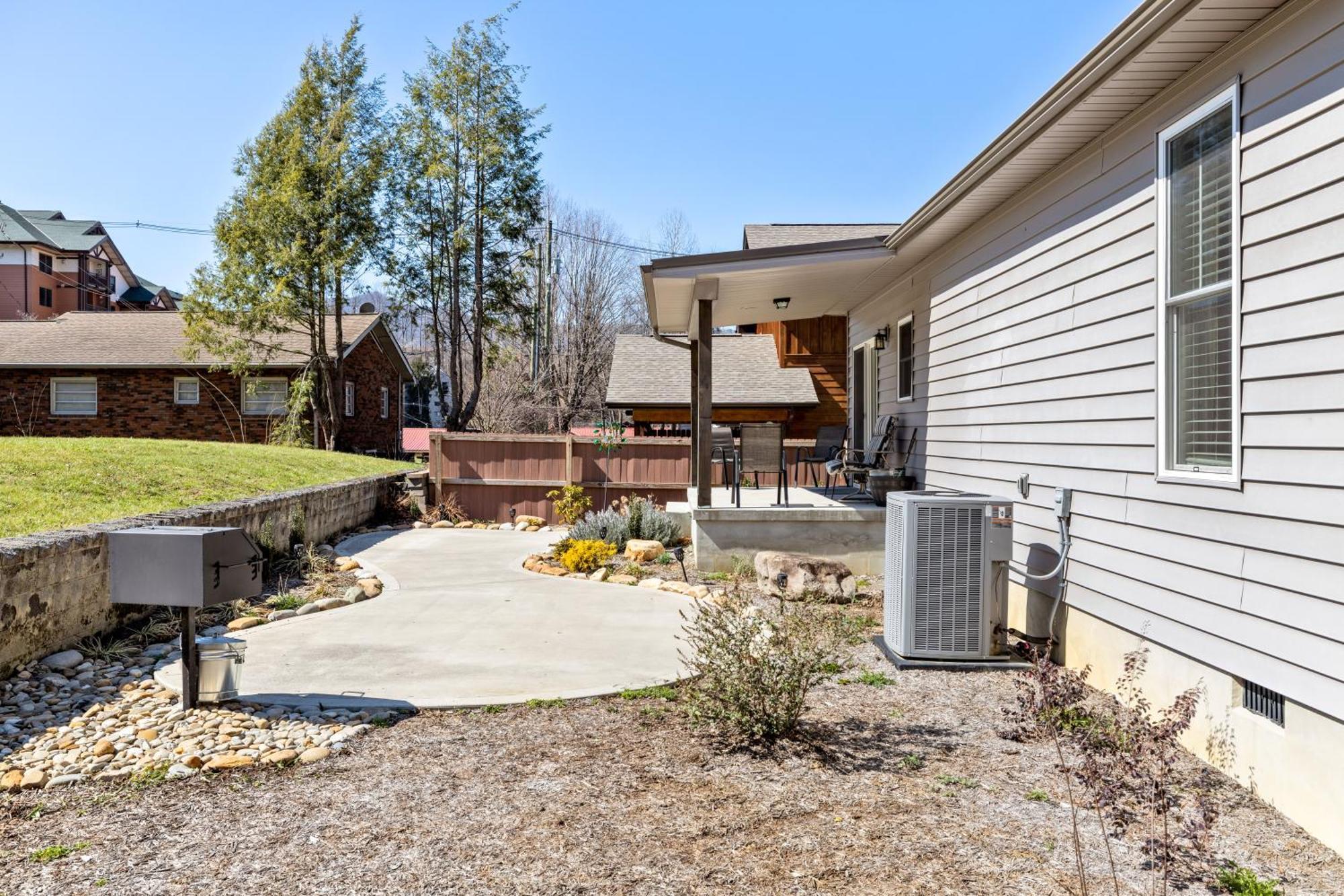 Bear Pass Is A 3 Bed 2 Bath Craftsman Style Home Located Within Walking Distance To Dt Gatlinburg Exterior foto